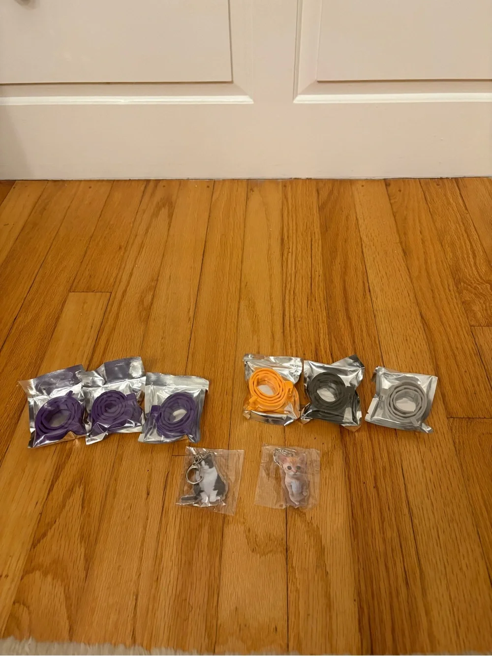 New 6 Cat Calming Collars + 2 Kitty Cat Keychains OS Purple Gray